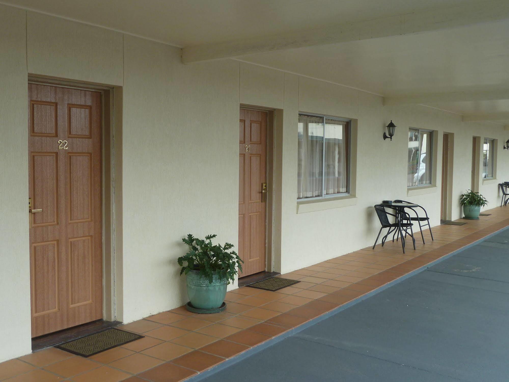 Mcnevins Maryborough Motel Exteriér fotografie